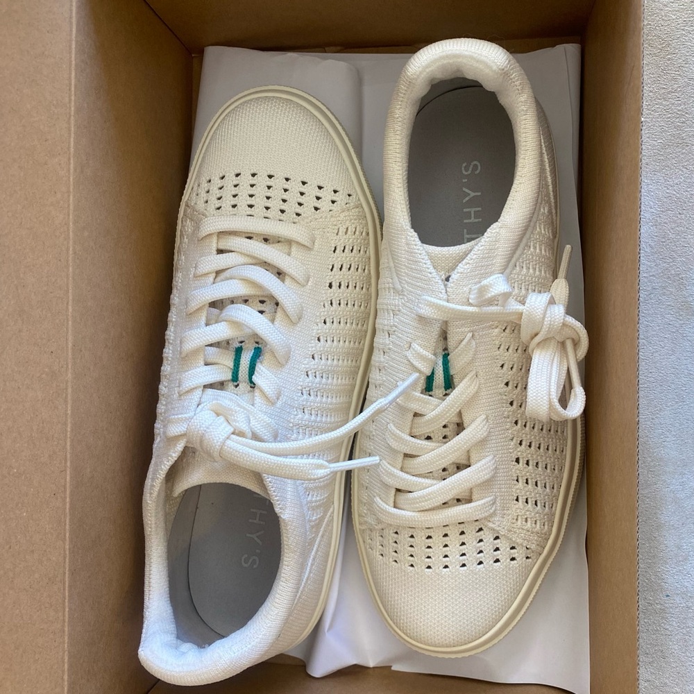 Rothy's Cream Knit Sneakers with Teal Sole